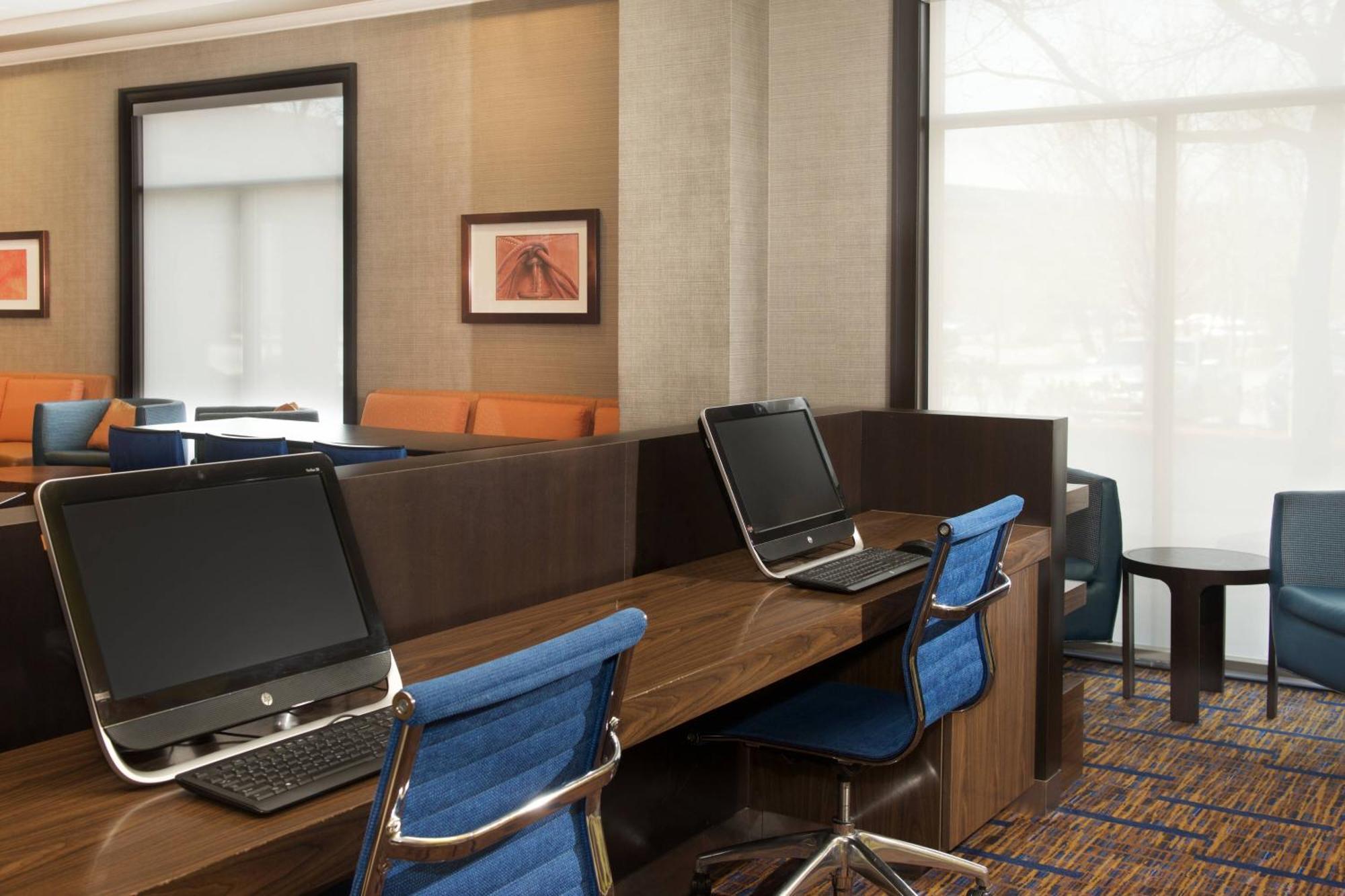 Courtyard By Marriott Boston Billerica Bedford Hotel Exterior photo